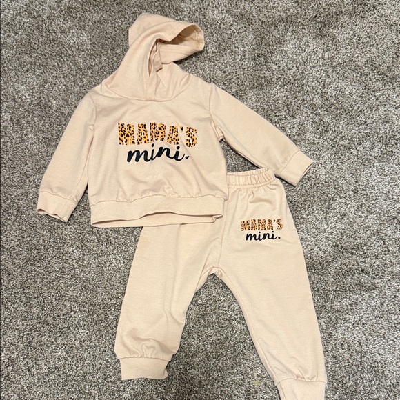 SHEIN Cream 'Mama's Mini' Kids Matching Set - Picture 1 of 2